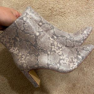 NEW Erin Cream Black Snake Print Pointed-Toe Ankle